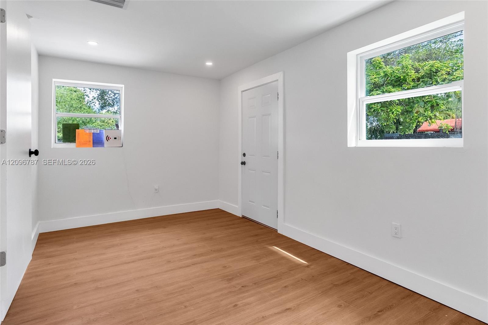 1046 Jann Avenue Property Photo 20
