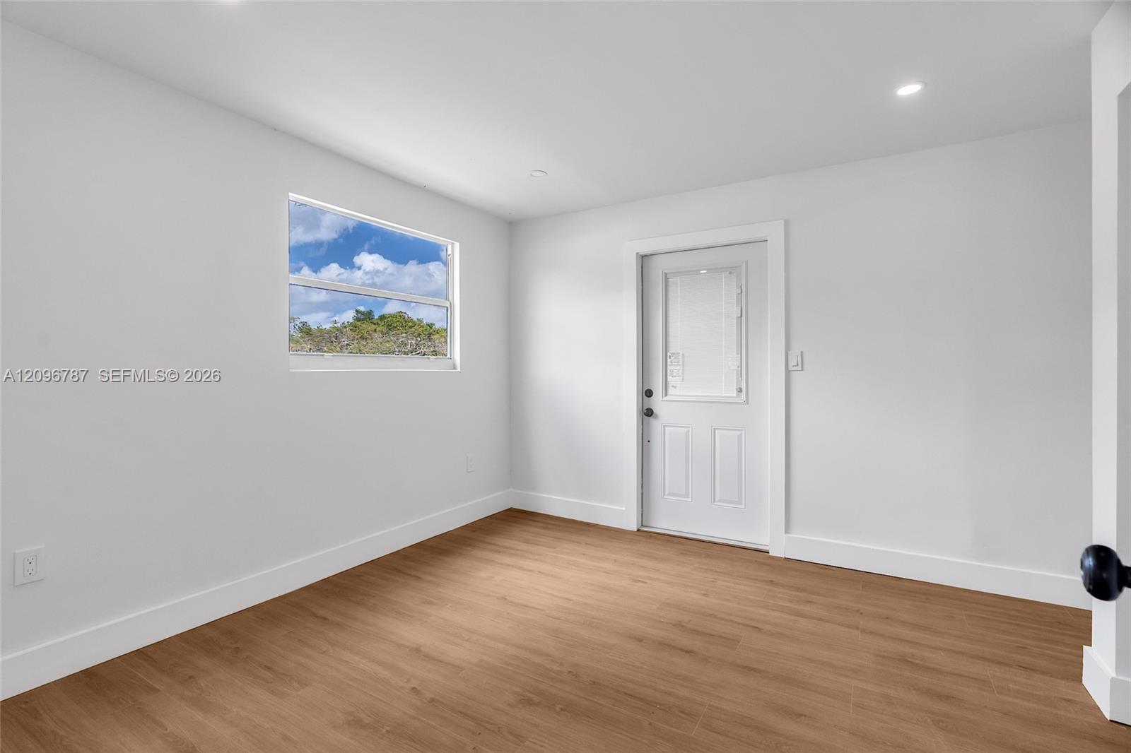 1046 Jann Avenue Property Photo 27