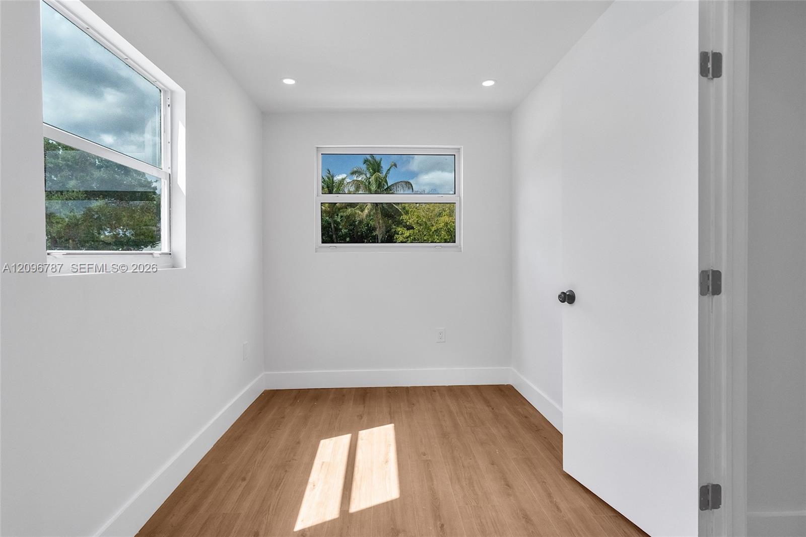 1046 Jann Avenue Property Photo 33