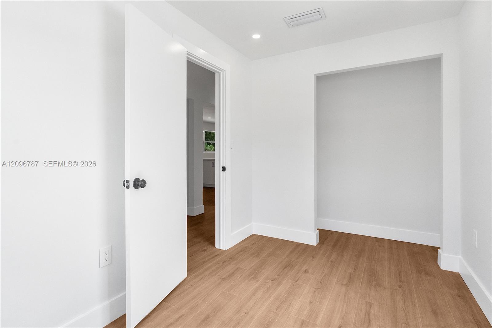 1046 Jann Avenue Property Photo 34