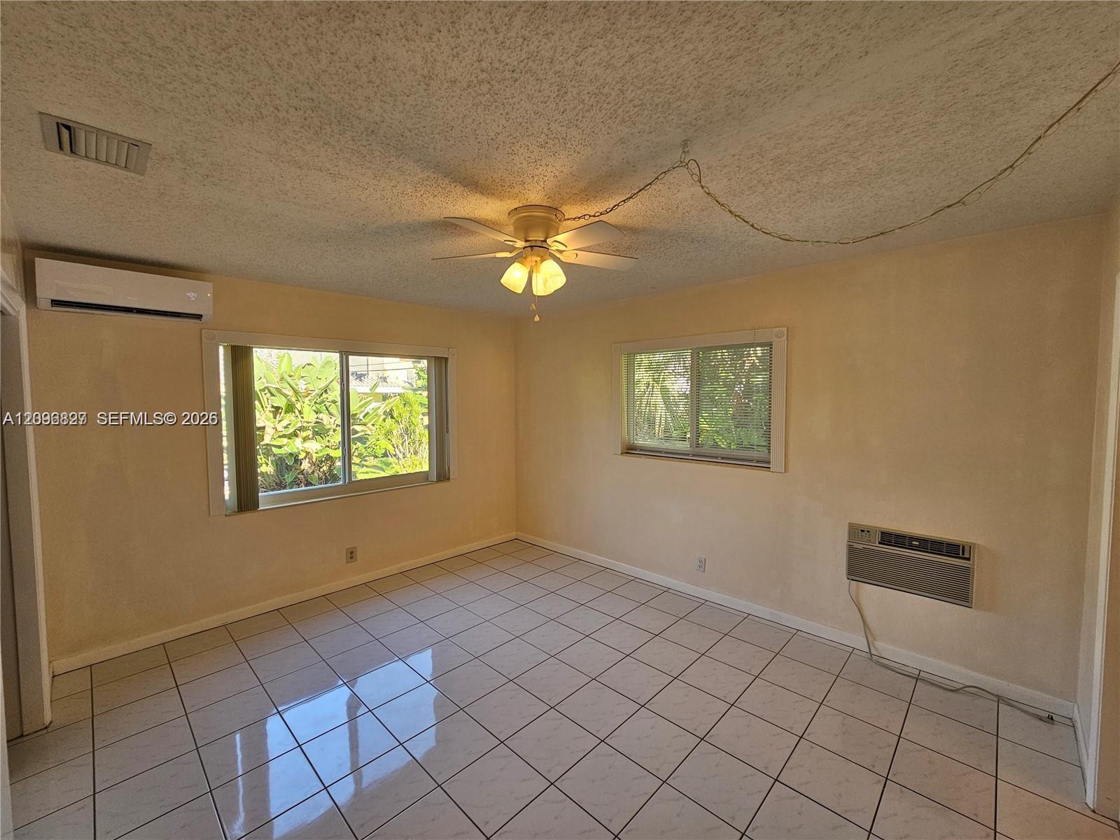 3221 Ne 7th Place B Property Photo 11