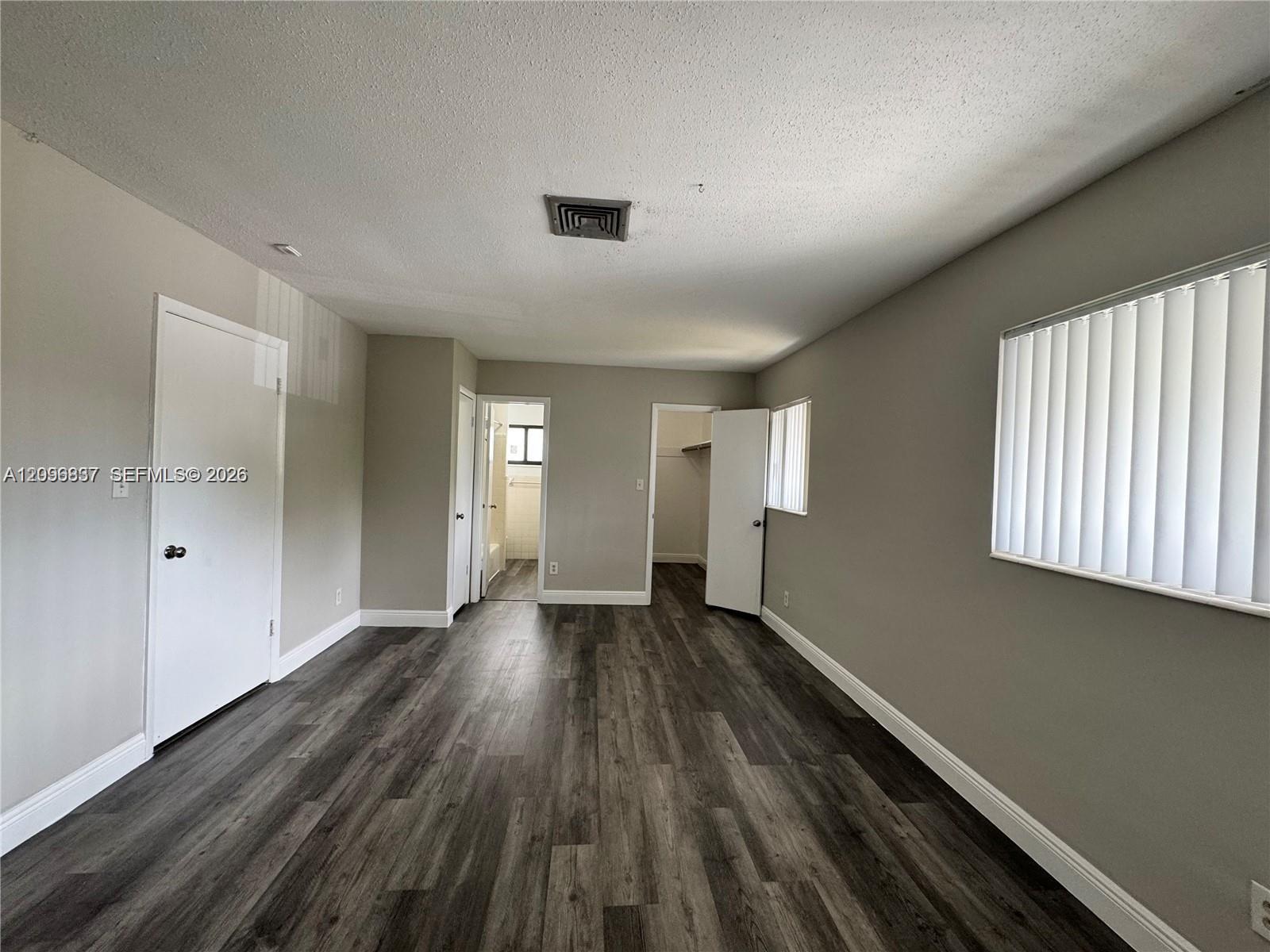1041 Sw 15th Avenue 4a Property Photo 2