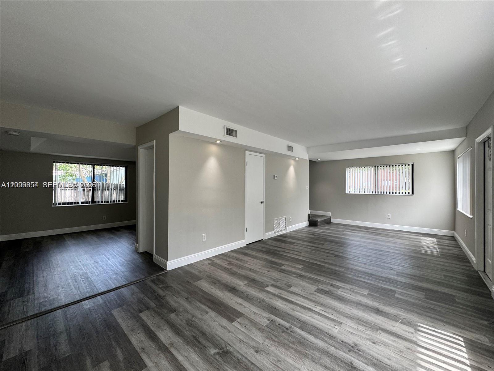 1041 SW 15th Avenue 6A Property Photo 1