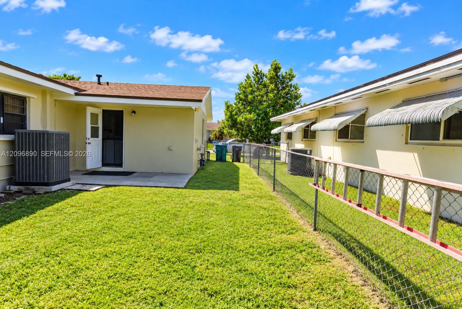 9741 Sw 159th Street Property Photo 4