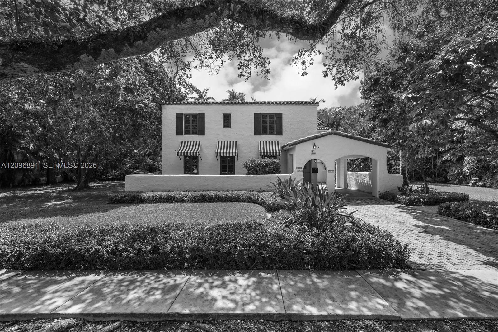 1140 Asturia Avenue Property Photo 1