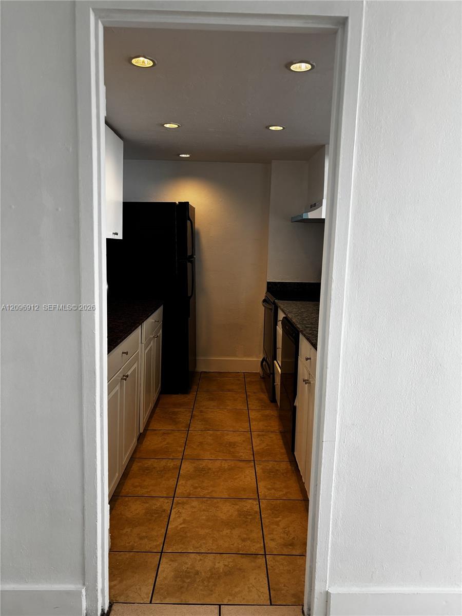 A12096912 Property Photo 11
