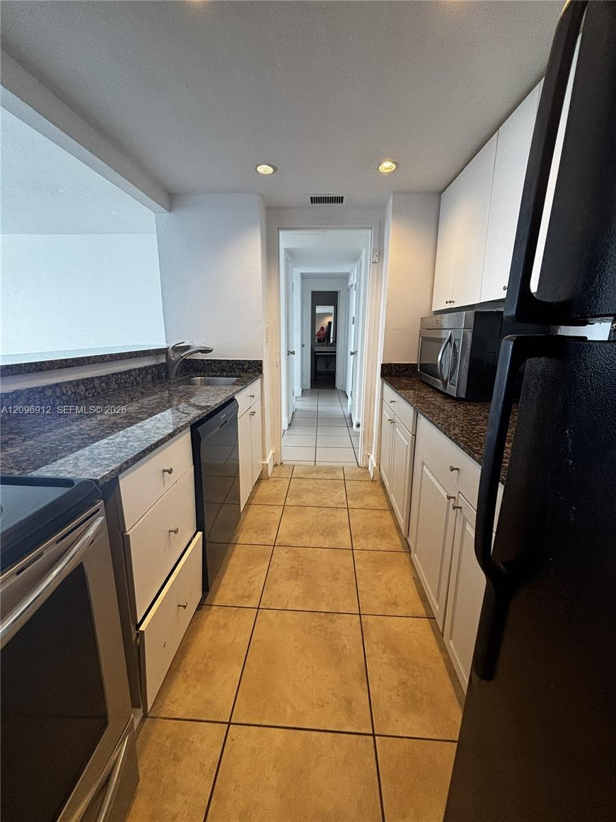 A12096912 Property Photo 12