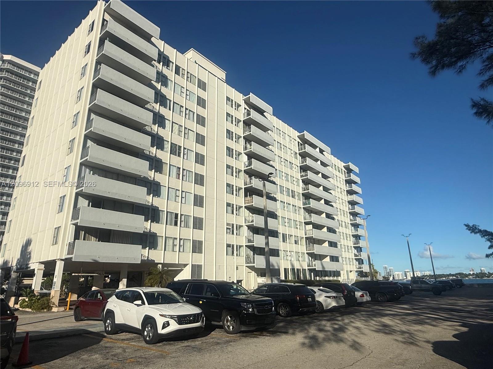 A12096912 Property Photo 21