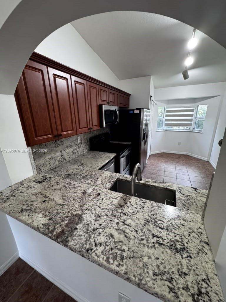 A12096976 Property Photo 5