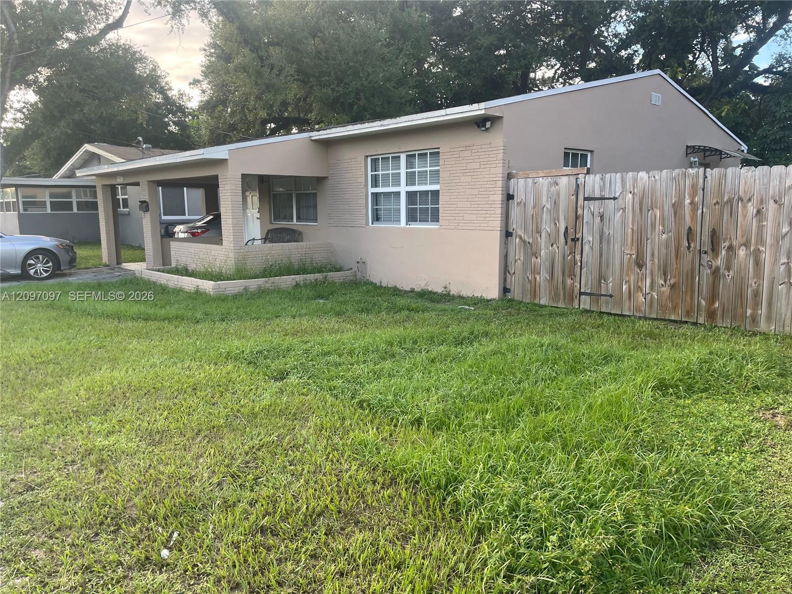 1609 Davie Boulevard Property Photo 2