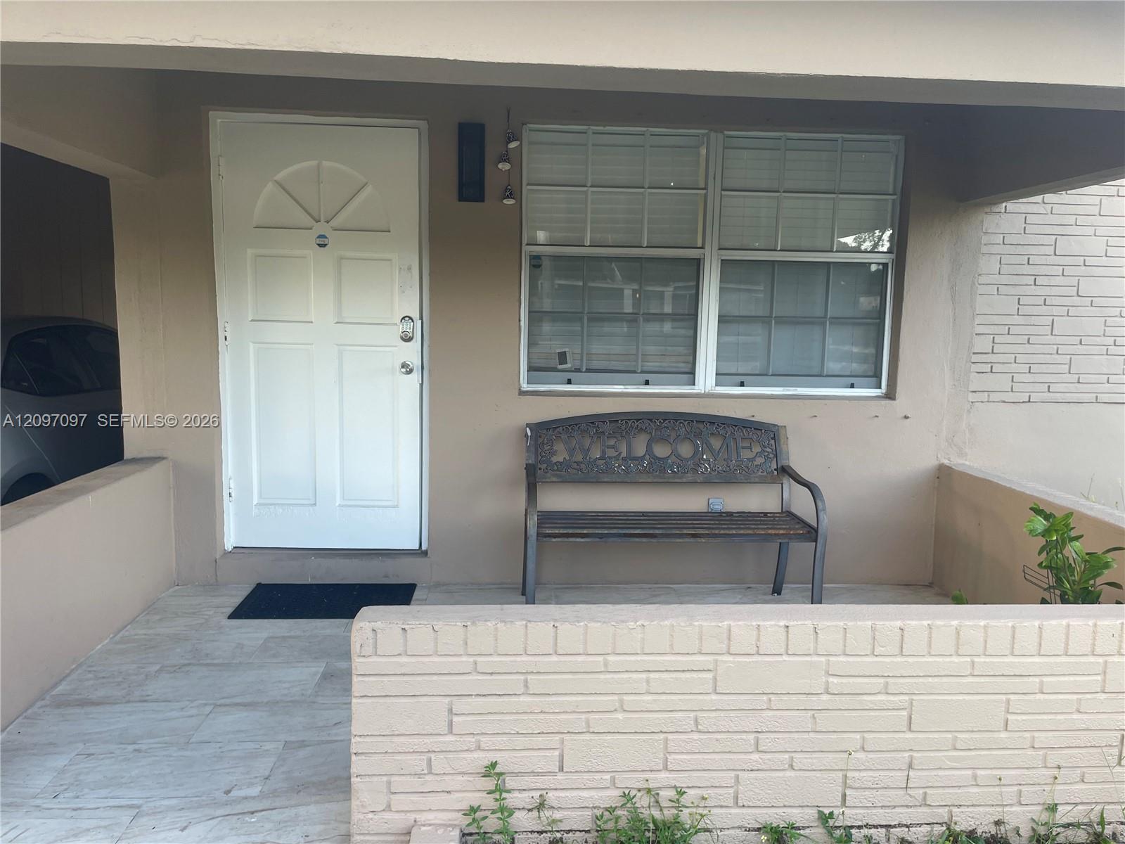 1609 Davie Boulevard Property Photo 5