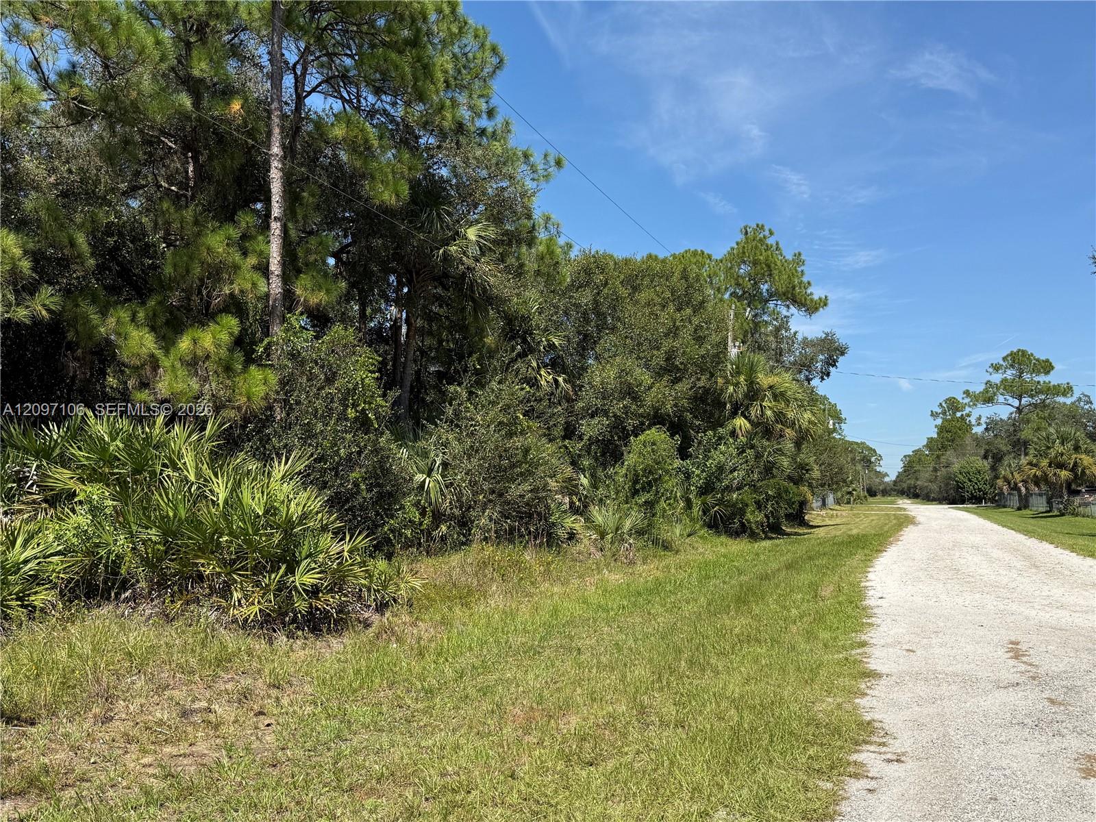 530 S Granja Street Property Photo 4