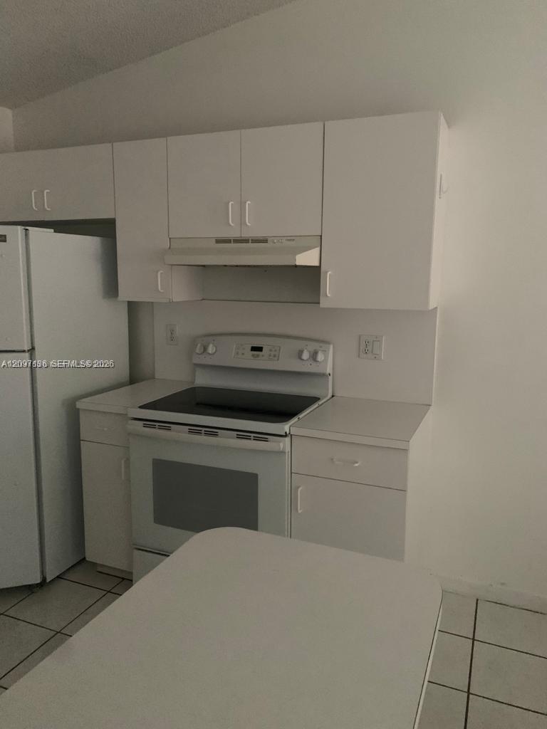 8025 Lake Drive 204 Property Photo 2