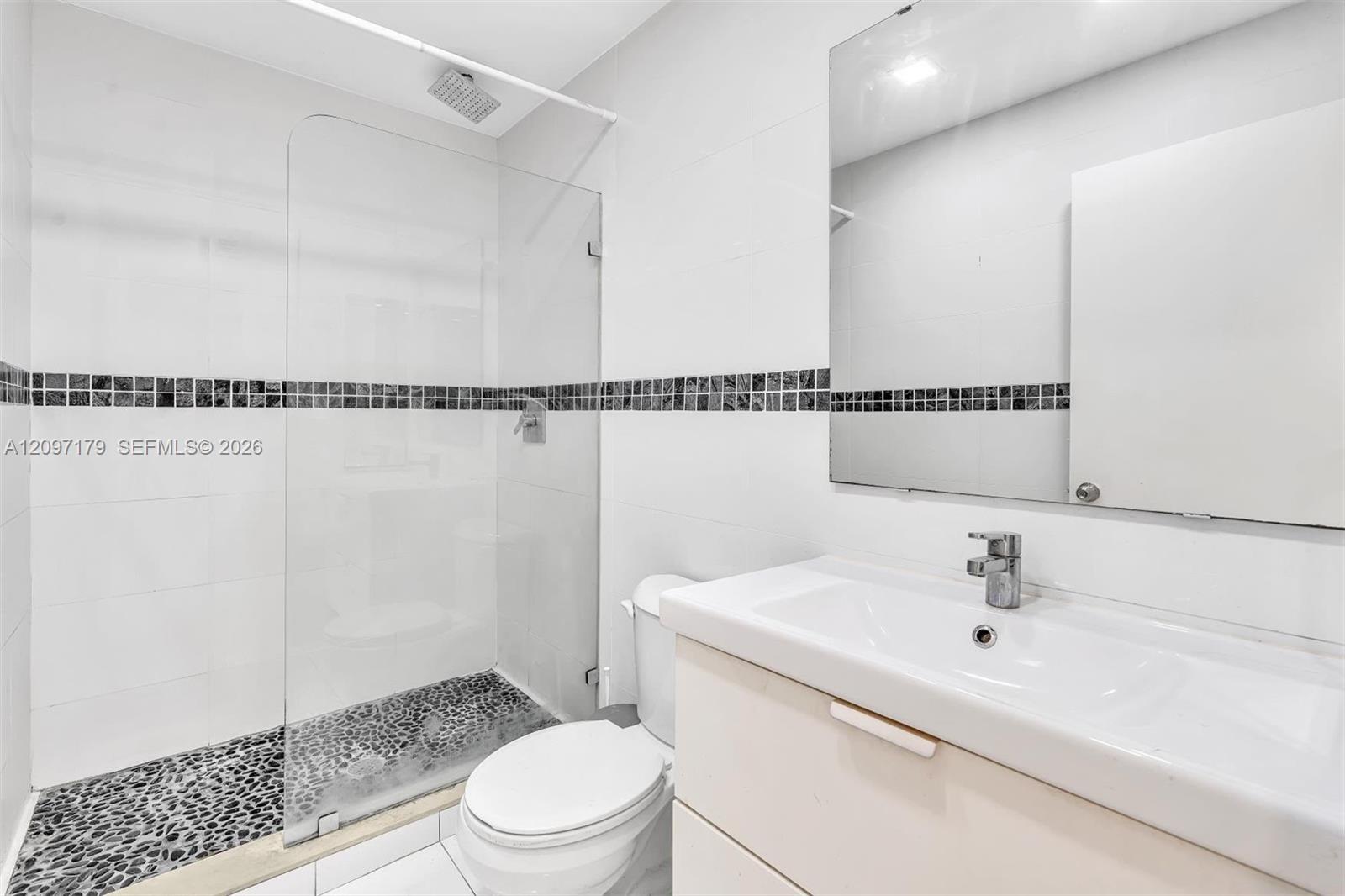 770 Ne 199th Street 204f Property Photo 16