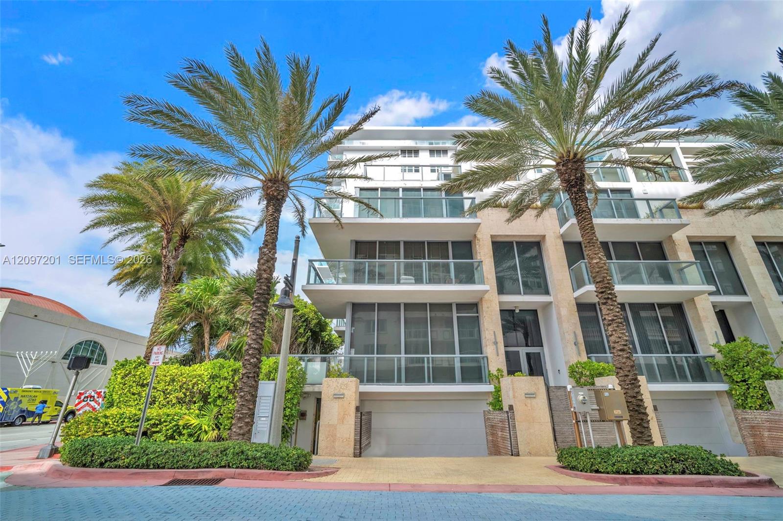 9501 Collins Avenue 1