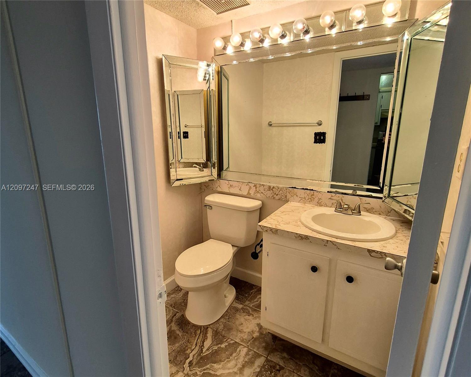 403 Nw 68th Avenue 309 Property Photo 3