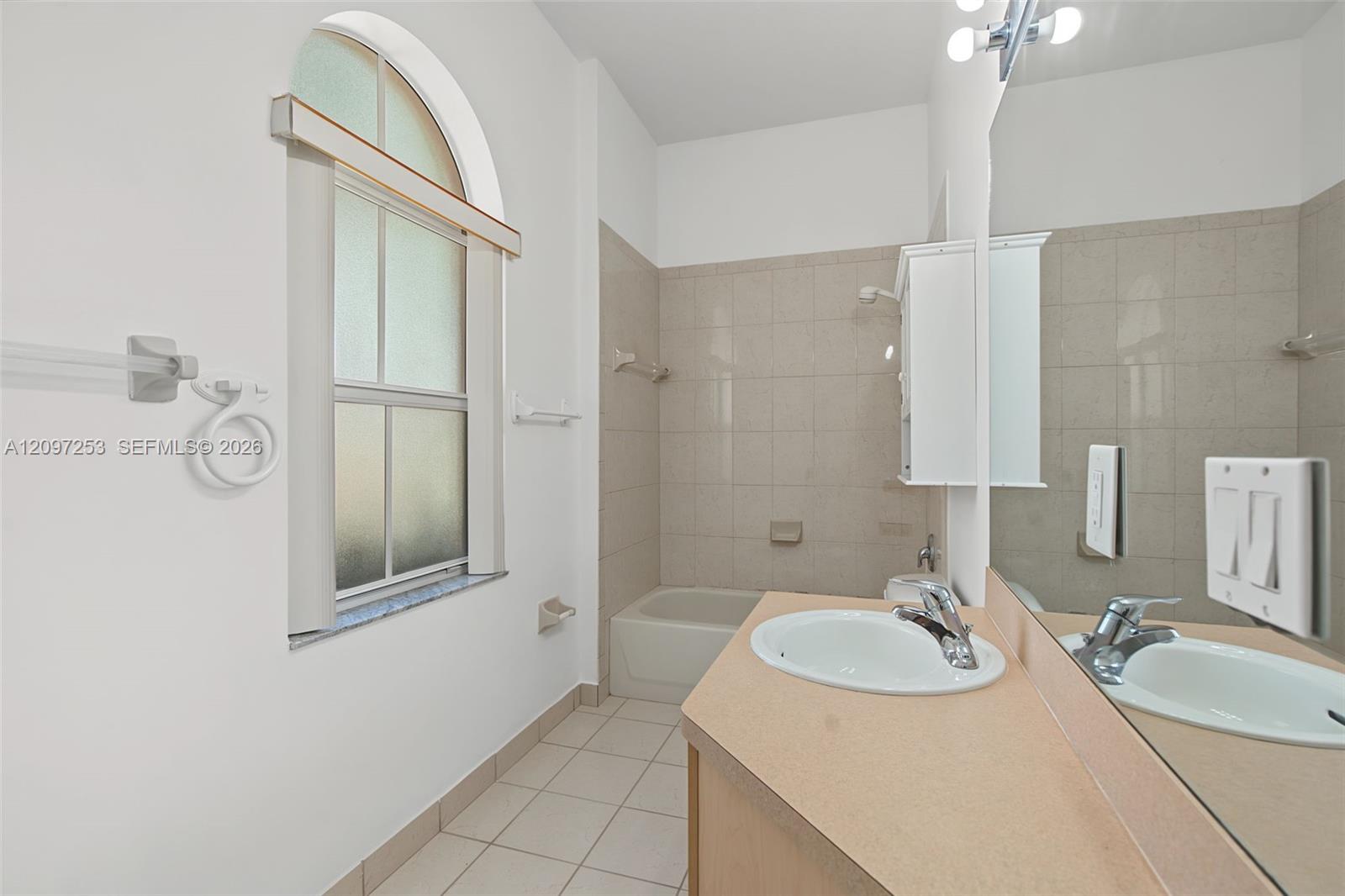 983 Ne 37th Place 983 Property Photo 25