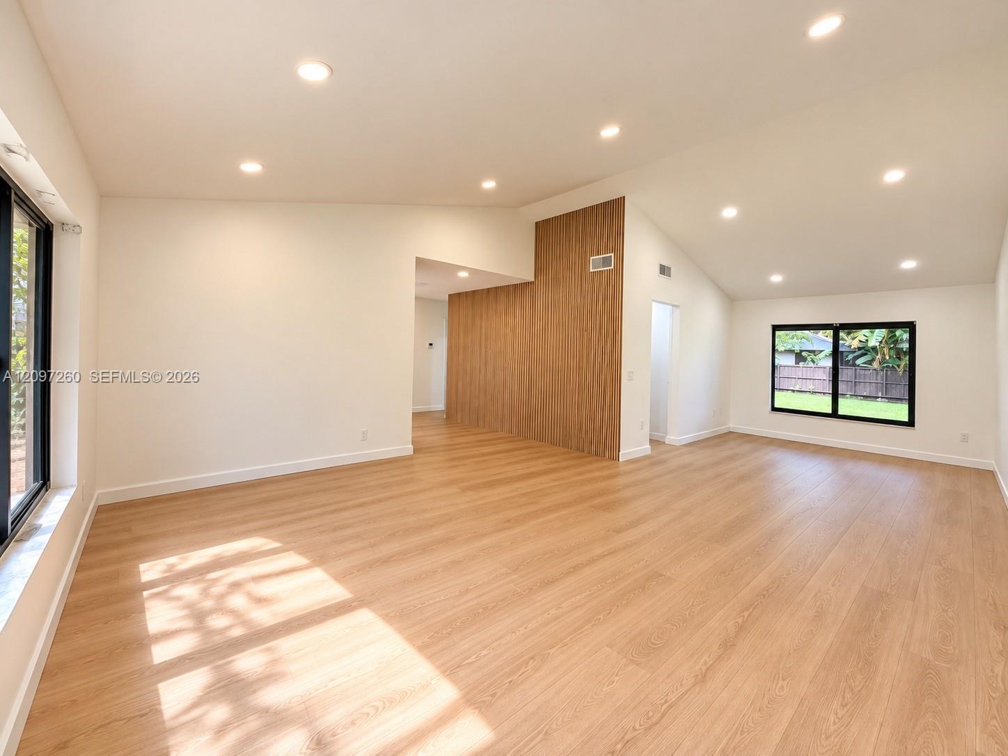 8240 Sw 89th Street Property Photo 4