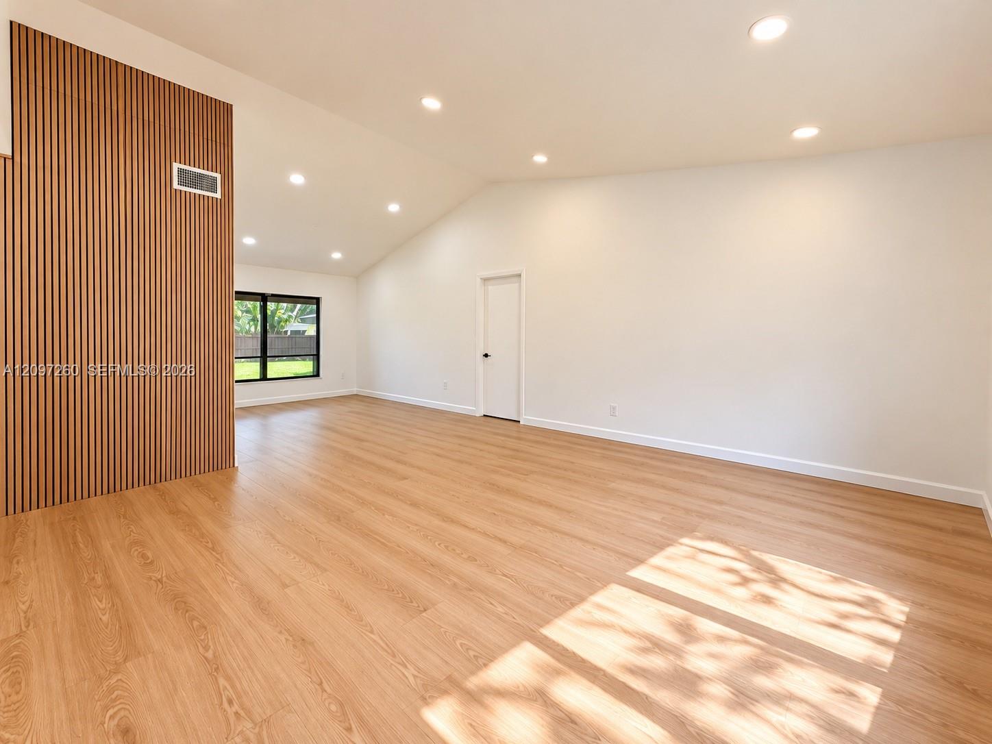 8240 Sw 89th Street Property Photo 5