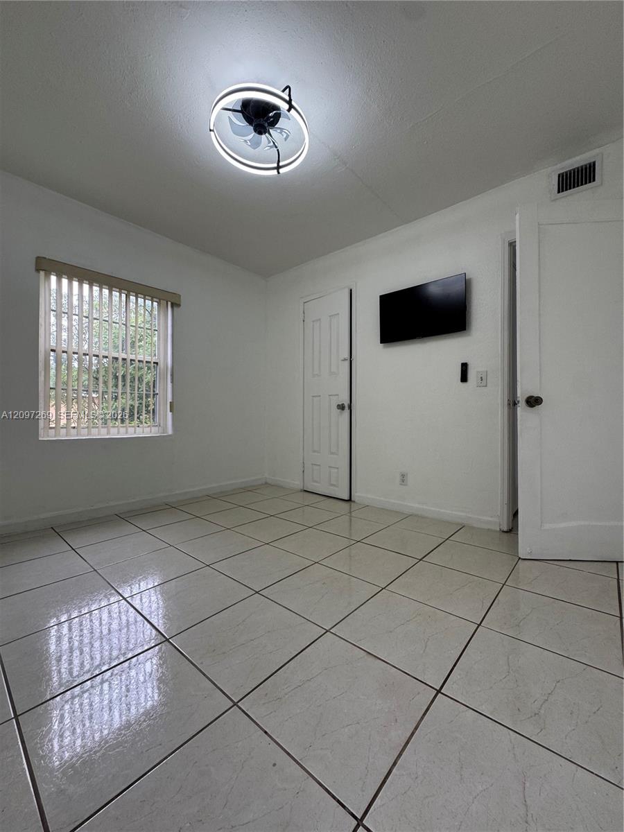 258 E 46th Street Property Photo 13