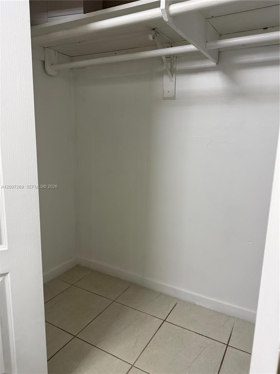 258 E 46th Street Property Photo 20