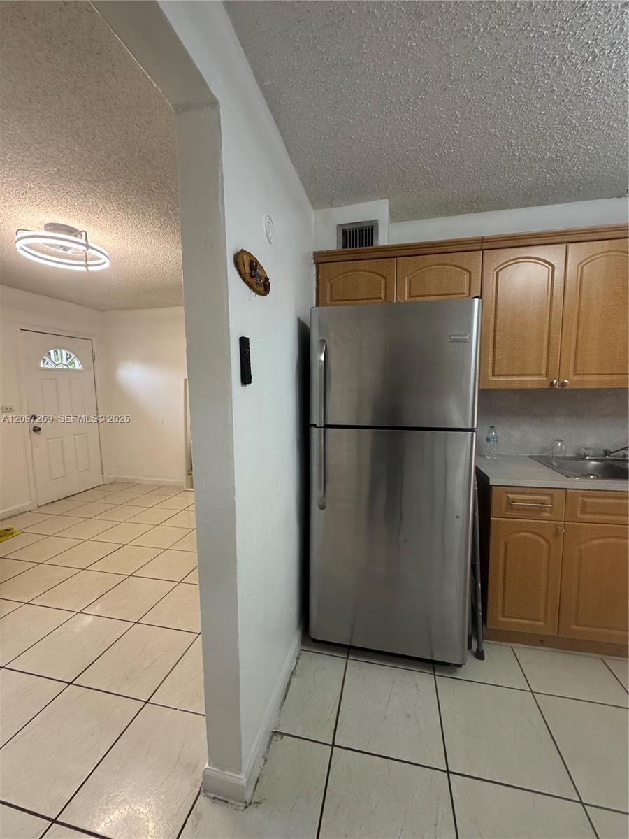 258 E 46th Street Property Photo 27