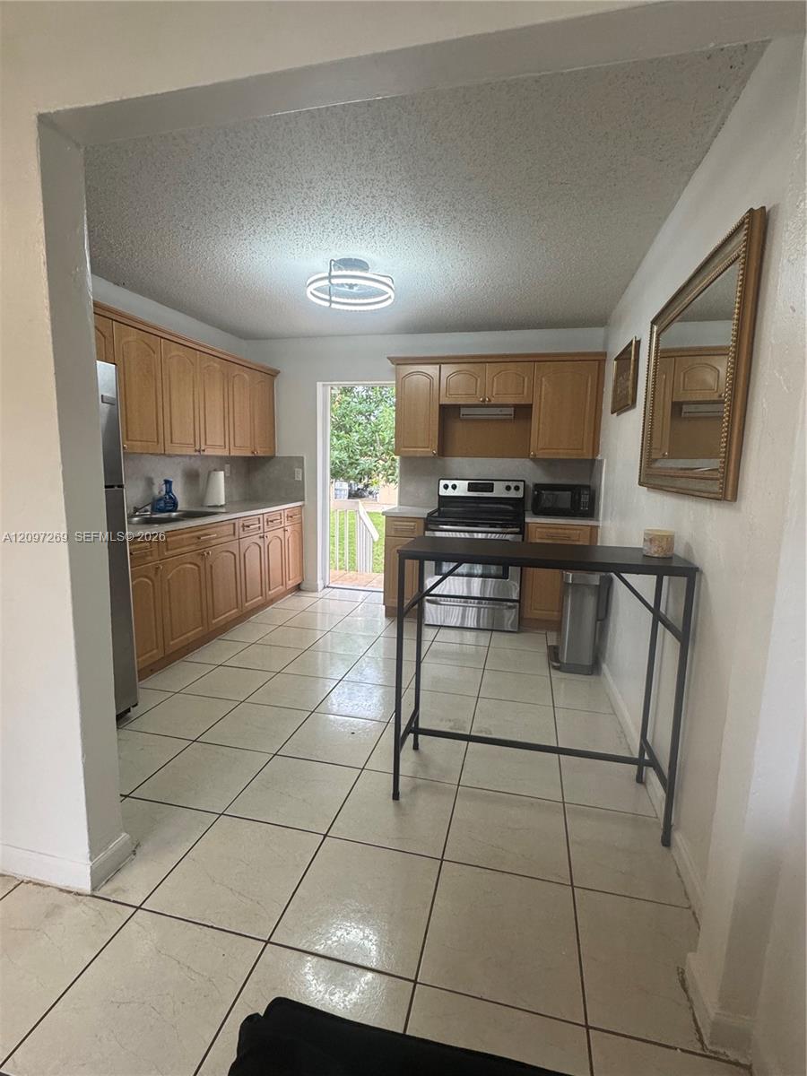 258 E 46th Street Property Photo 29