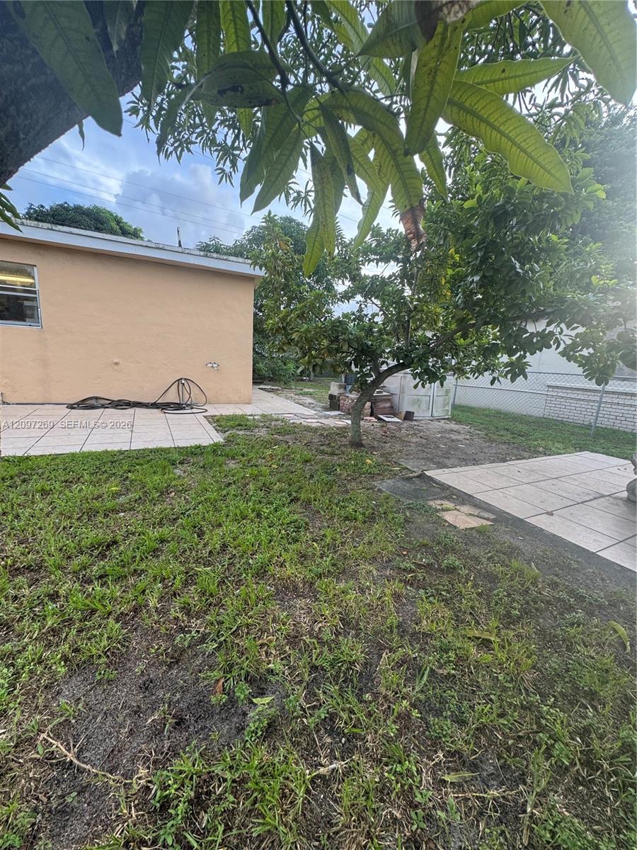 258 E 46th Street Property Photo 39