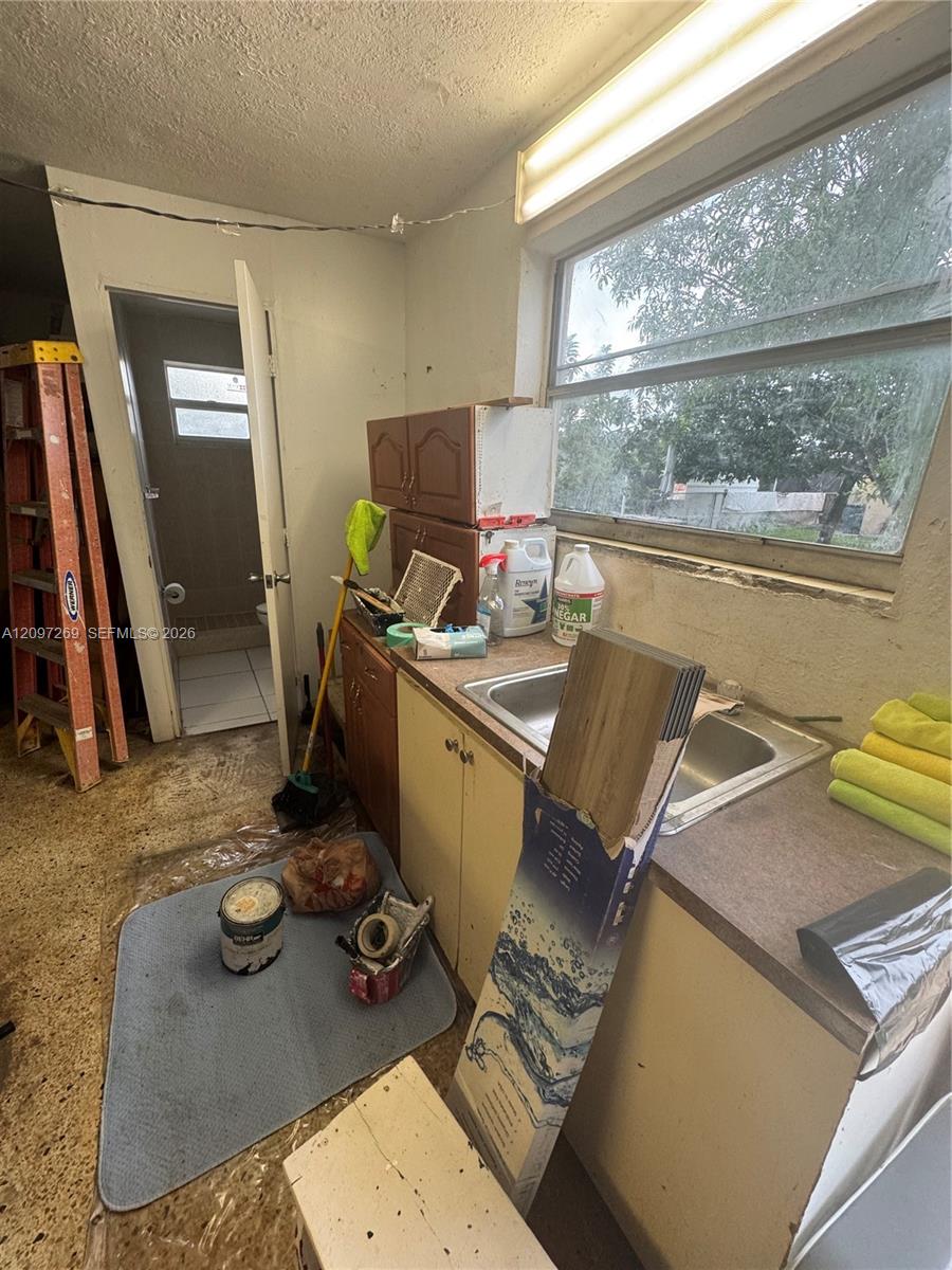 258 E 46th Street Property Photo 41
