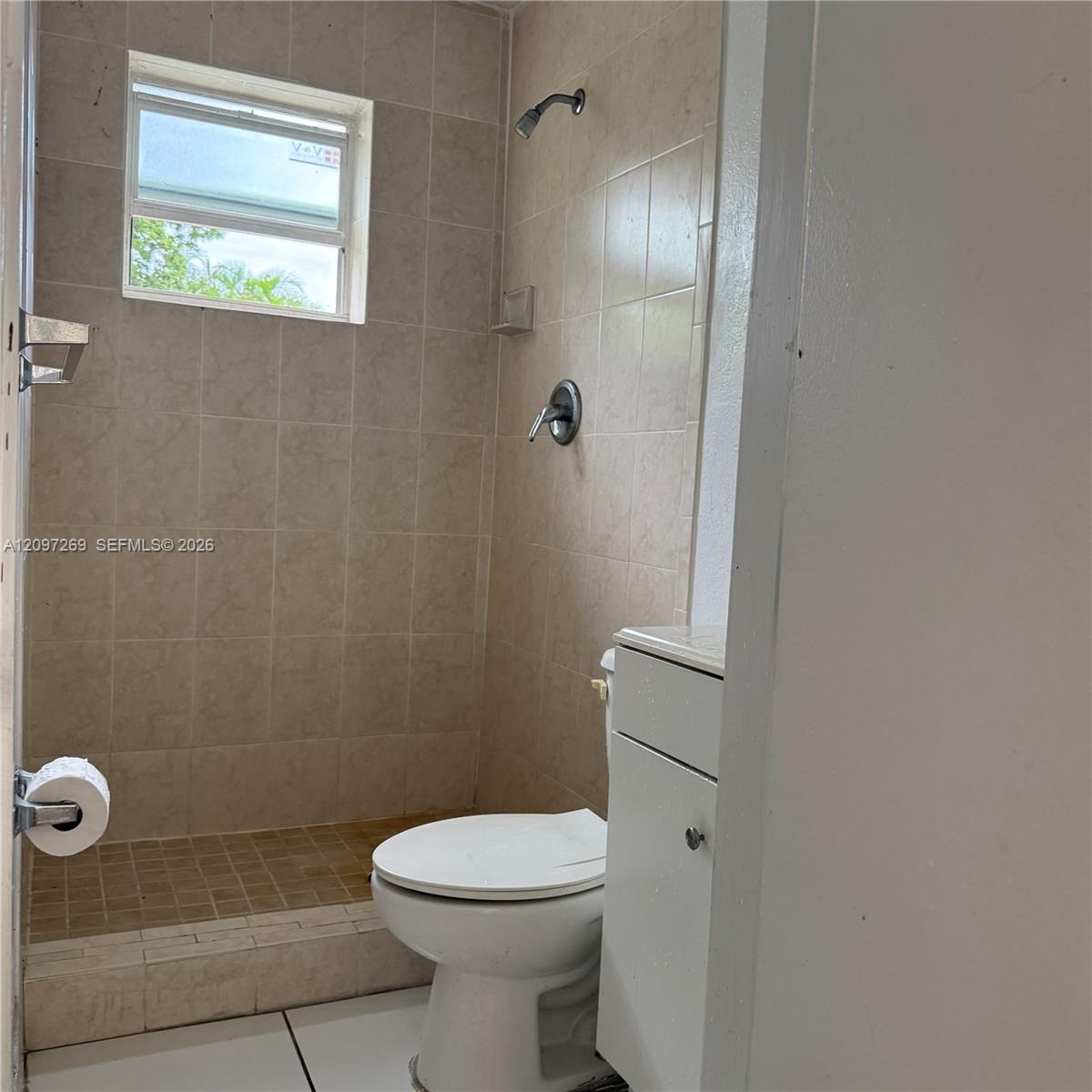 258 E 46th Street Property Photo 42