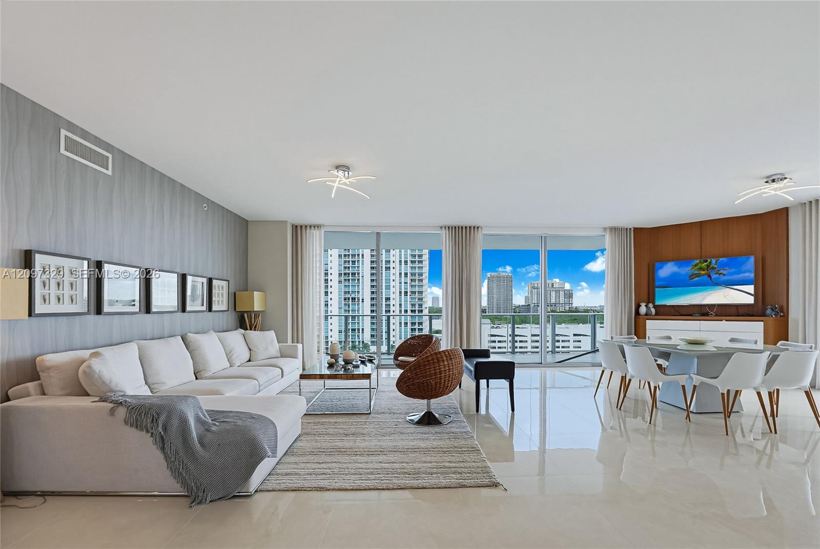 17301 Biscayne Boulevard 901 Property Photo 1