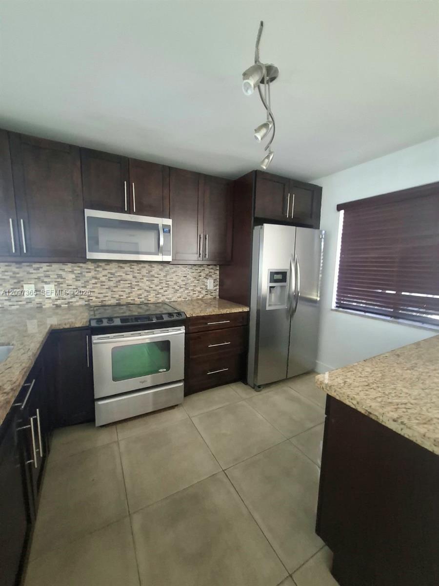 320 Racquet Club Road 104 Property Photo 1