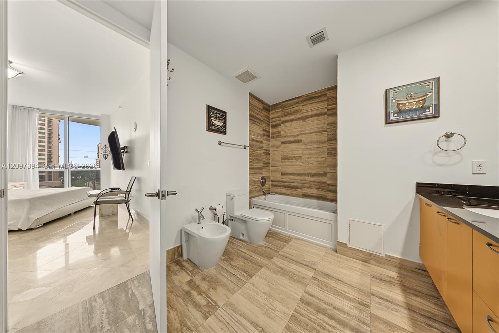 15901 Collins Avenue 405 Property Photo 20