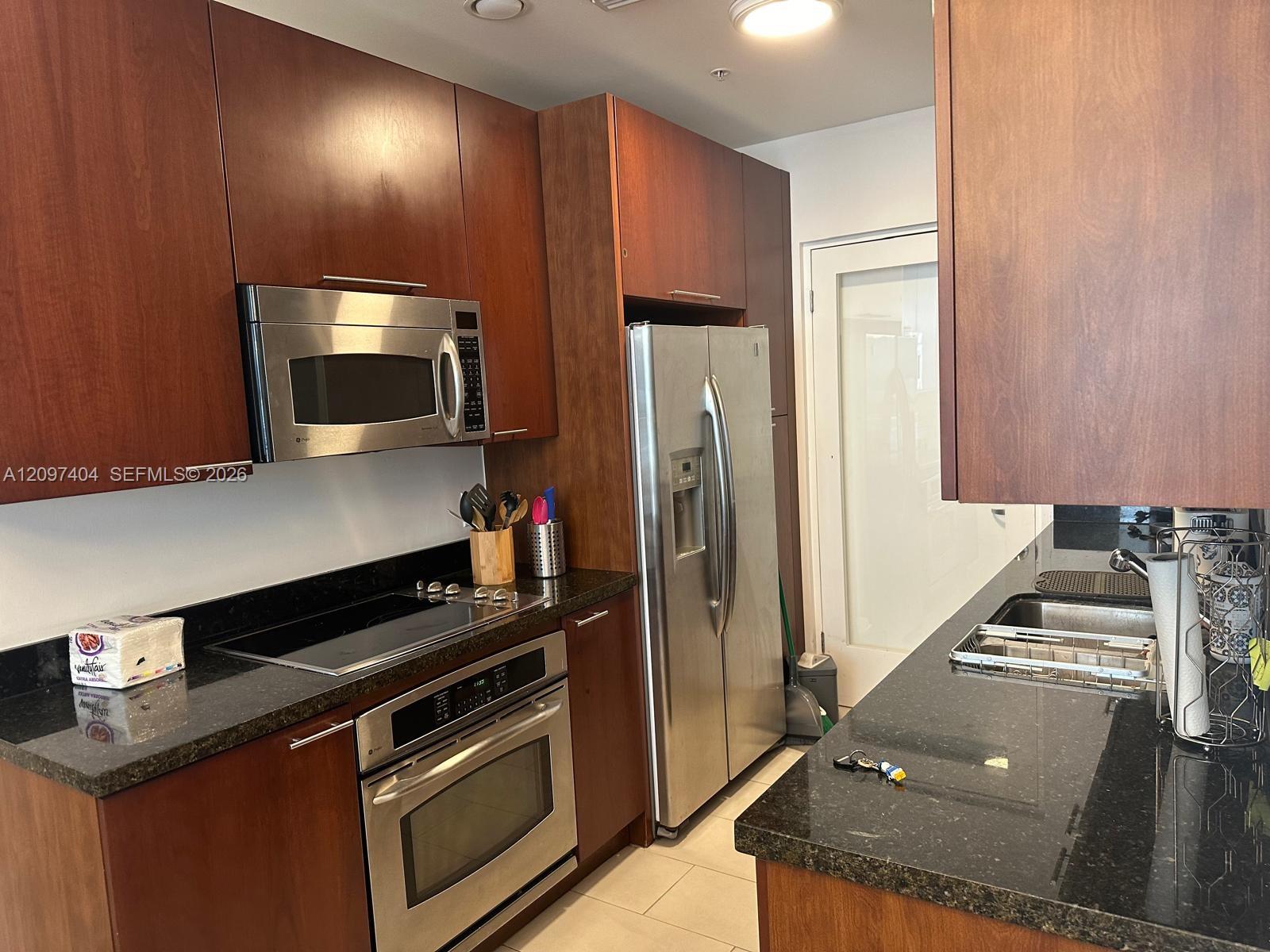 1607 Ponce De Leon Boulevard 8d Property Photo 3