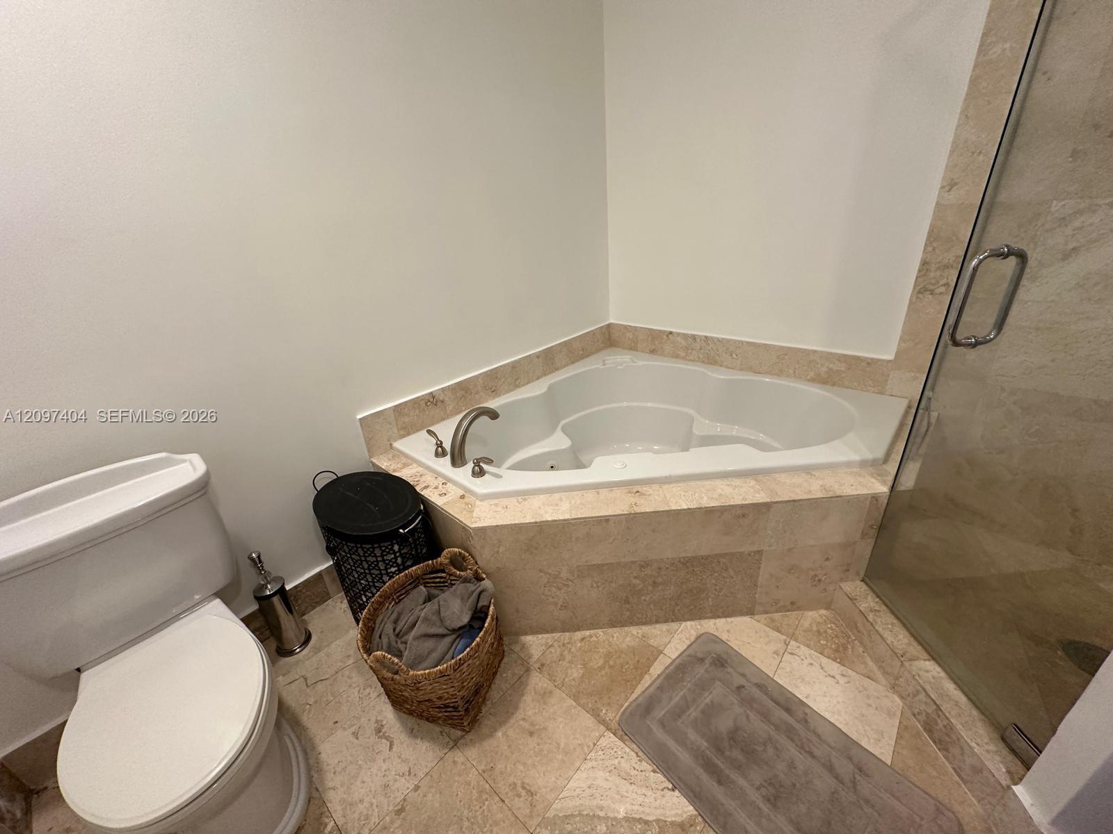 1607 Ponce De Leon Boulevard 8d Property Photo 6