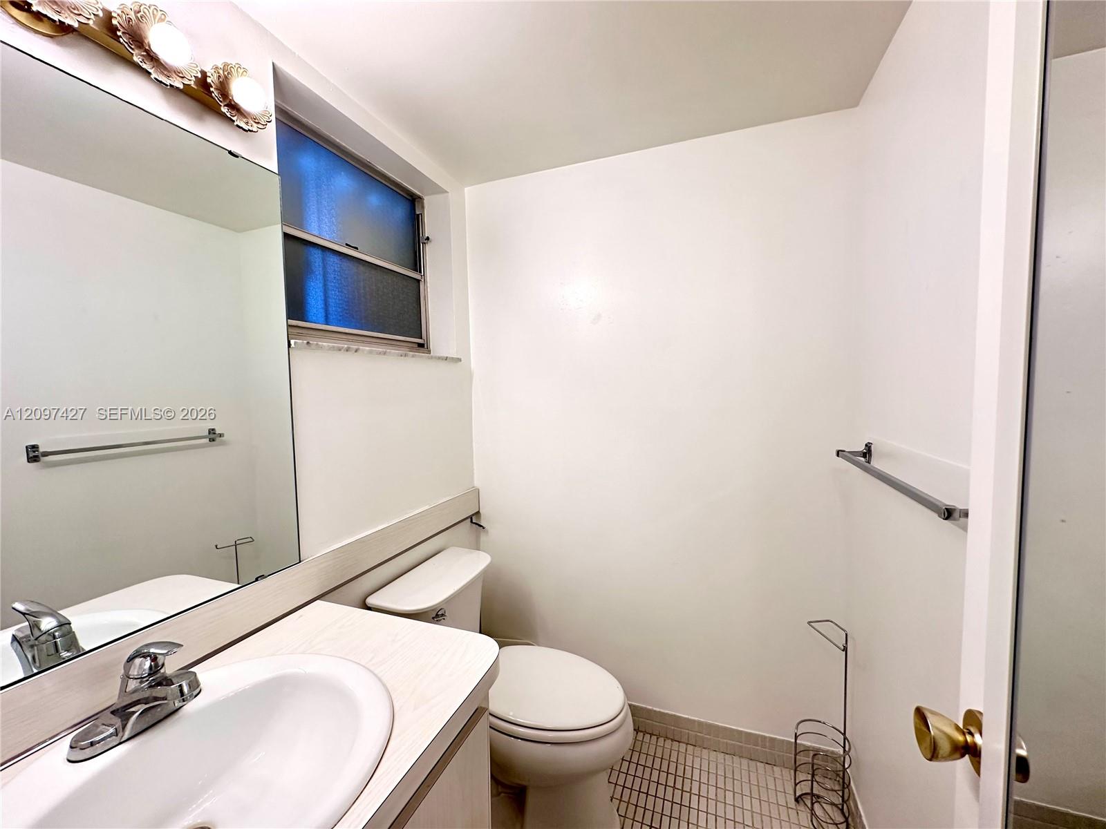 950 Hillcrest Drive 511 Property Photo 6