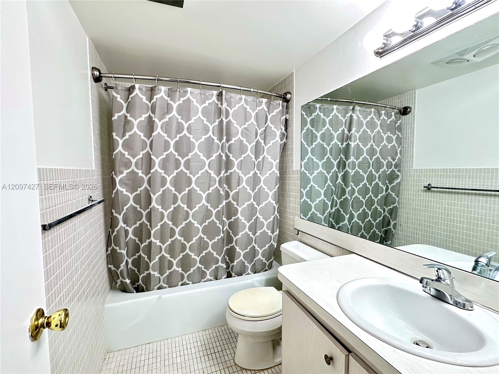 950 Hillcrest Drive 511 Property Photo 10