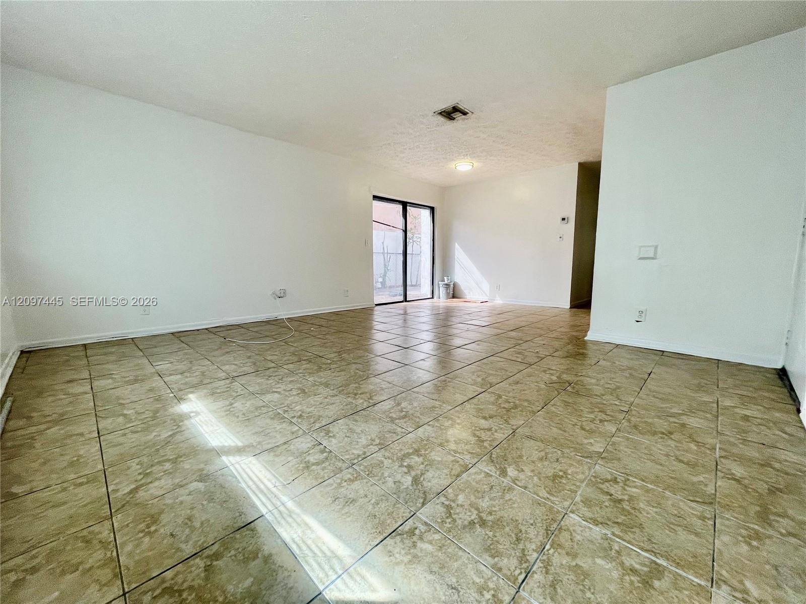 2621 Riverland Drive B Property Photo 4