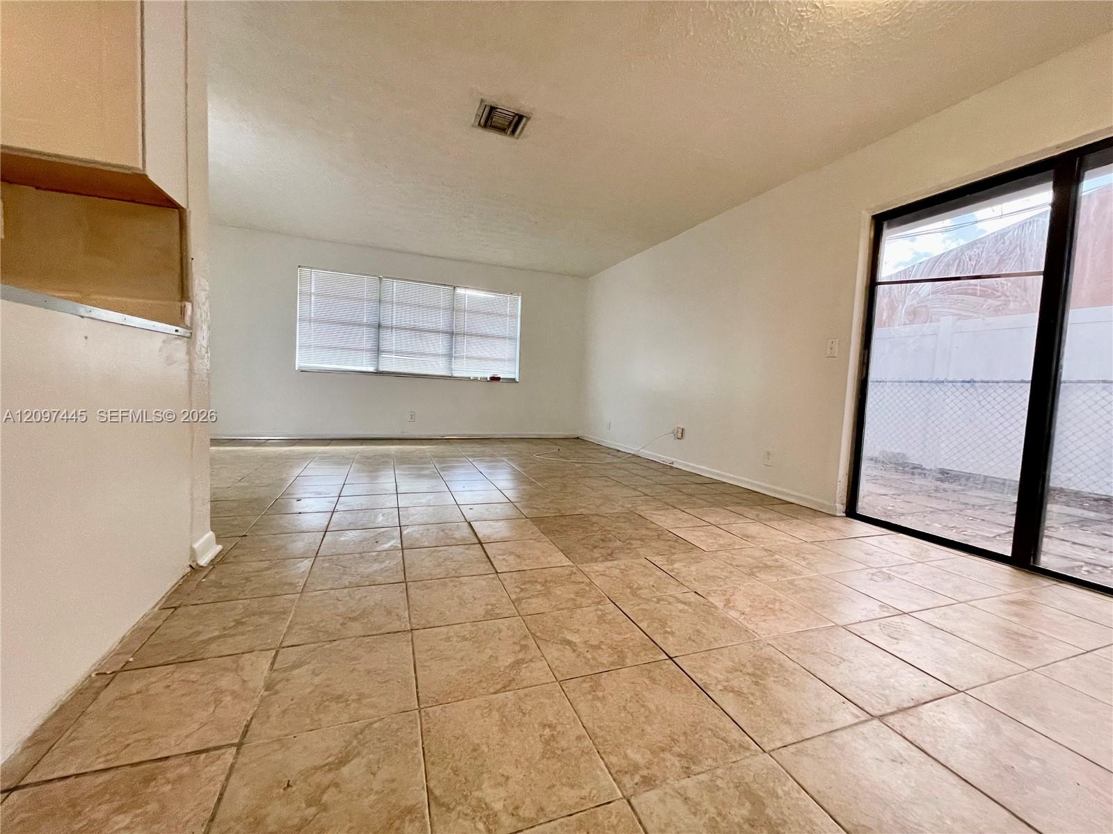 2621 Riverland Drive B Property Photo 5