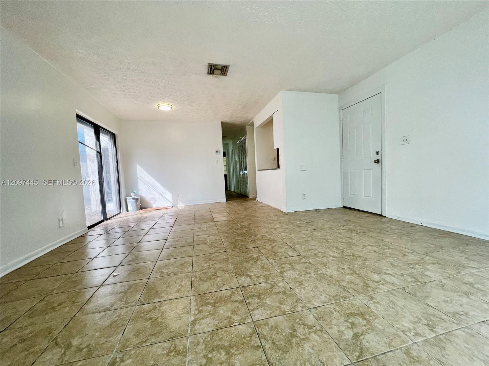 2621 Riverland Drive B Property Photo 6