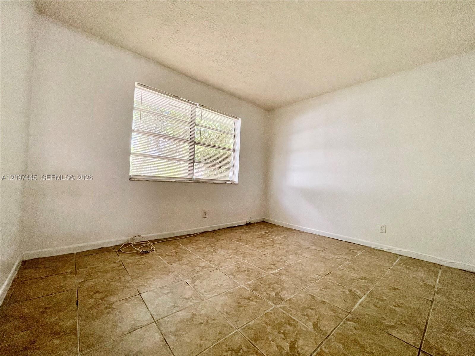 2621 Riverland Drive B Property Photo 7