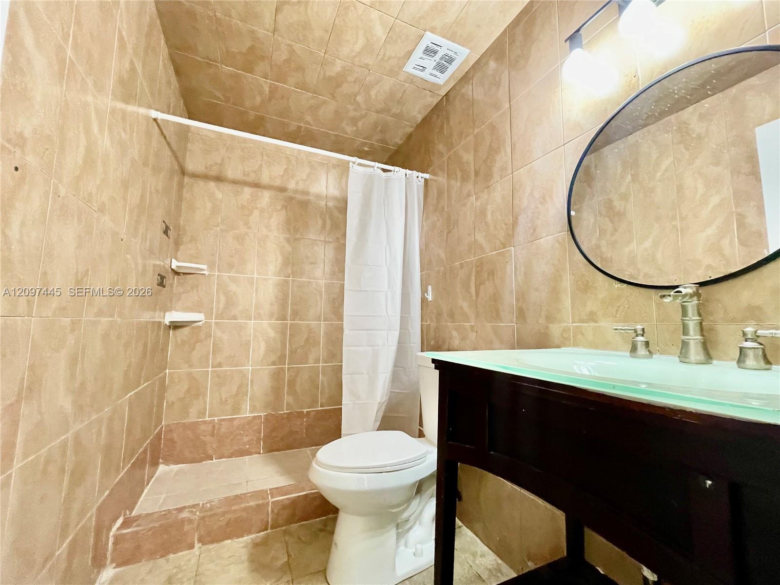 2621 Riverland Drive B Property Photo 8