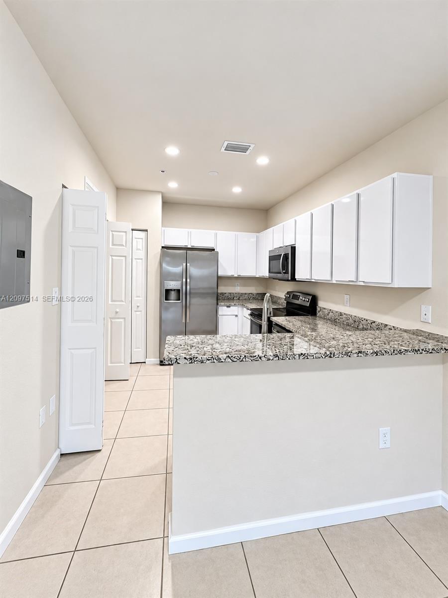 A12097514 Property Photo 6
