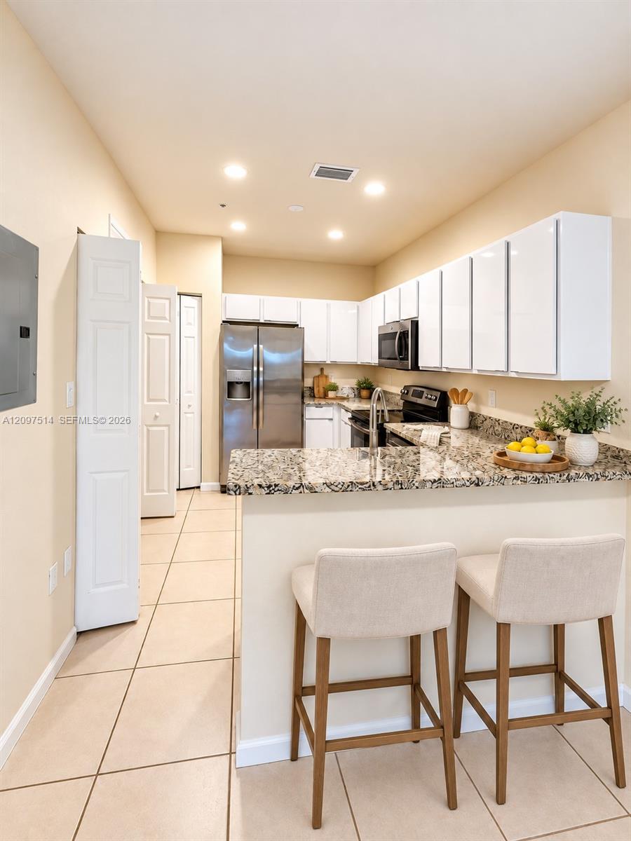 A12097514 Property Photo 7