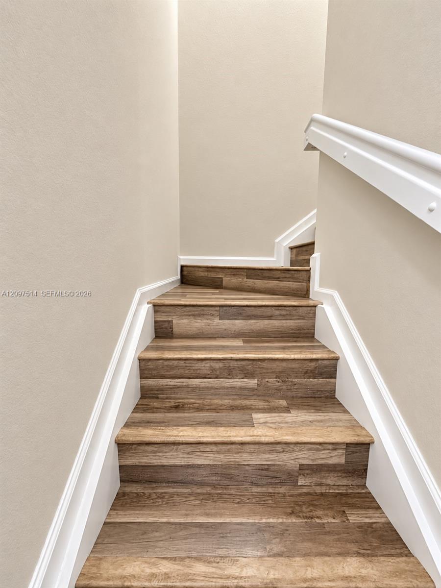 A12097514 Property Photo 12