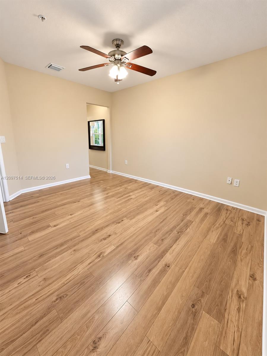 A12097514 Property Photo 19