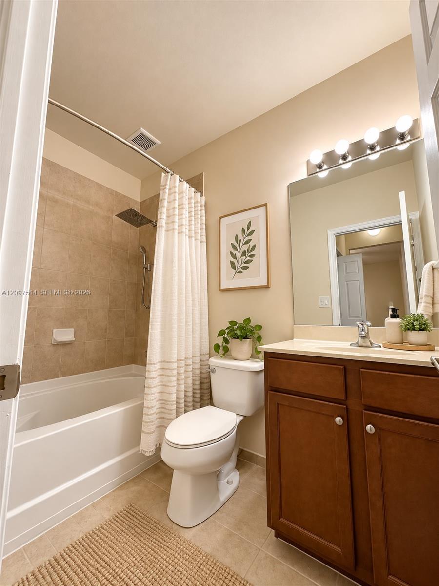 A12097514 Property Photo 24