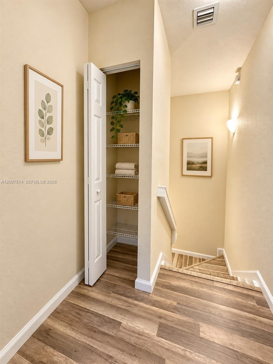 A12097514 Property Photo 26