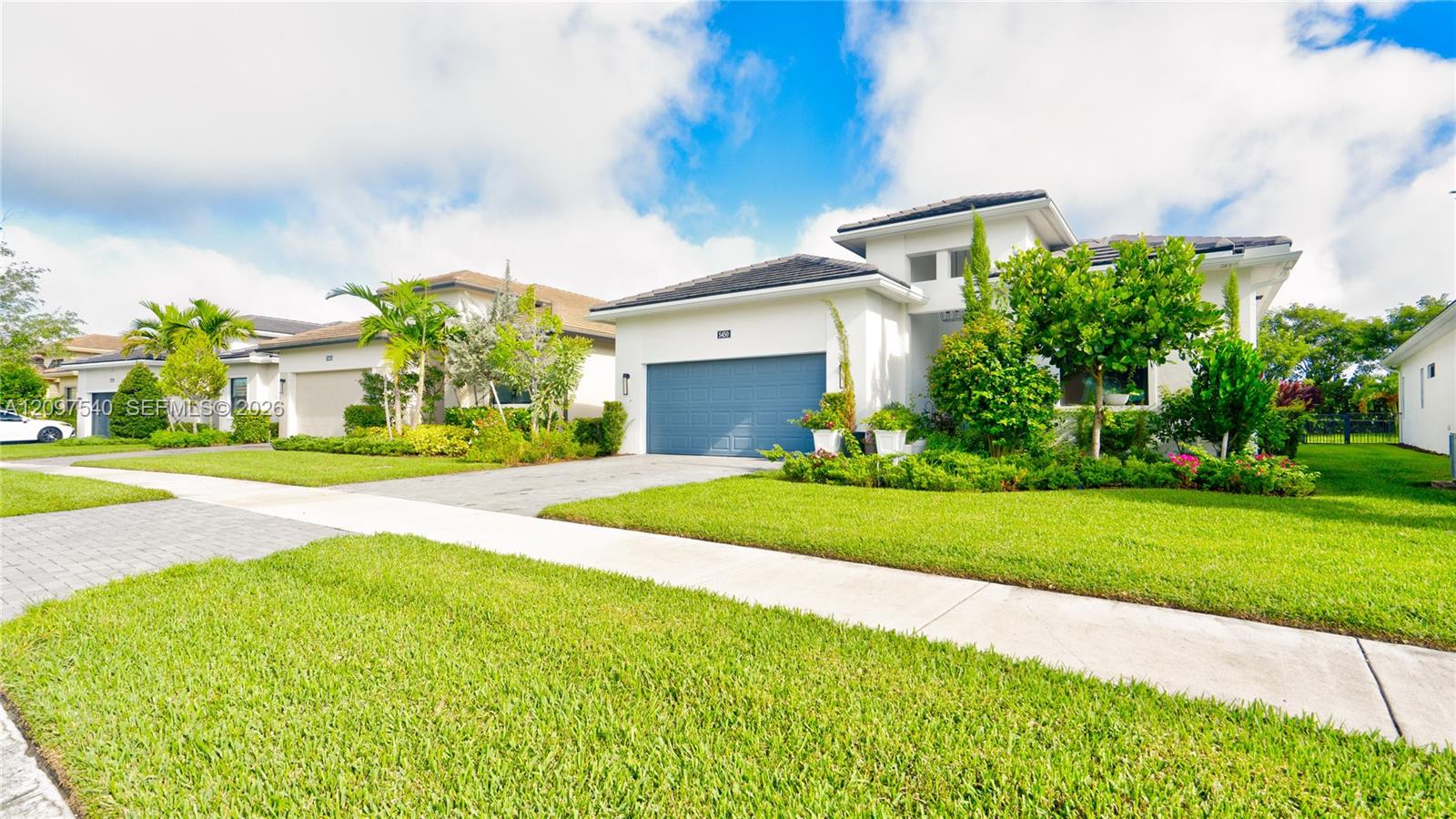 5450 Saint Armands Way Property Photo 1