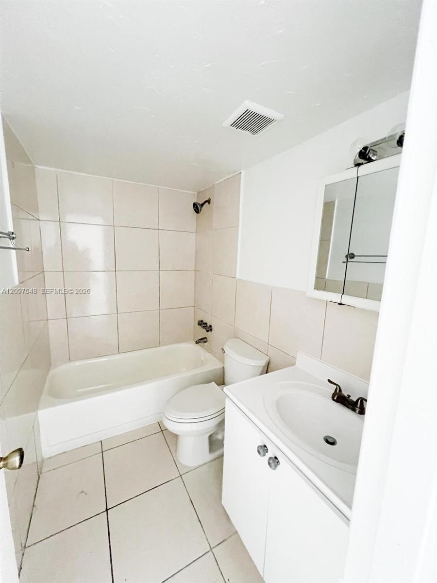 11195 Sw 1st Street 217 Property Photo 7
